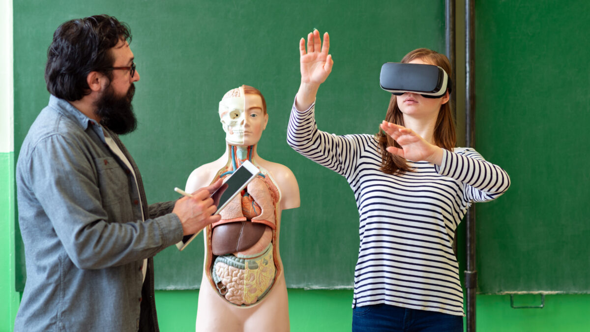 Docentes requieren de capacitación y tiempo para usar la tecnología educativa