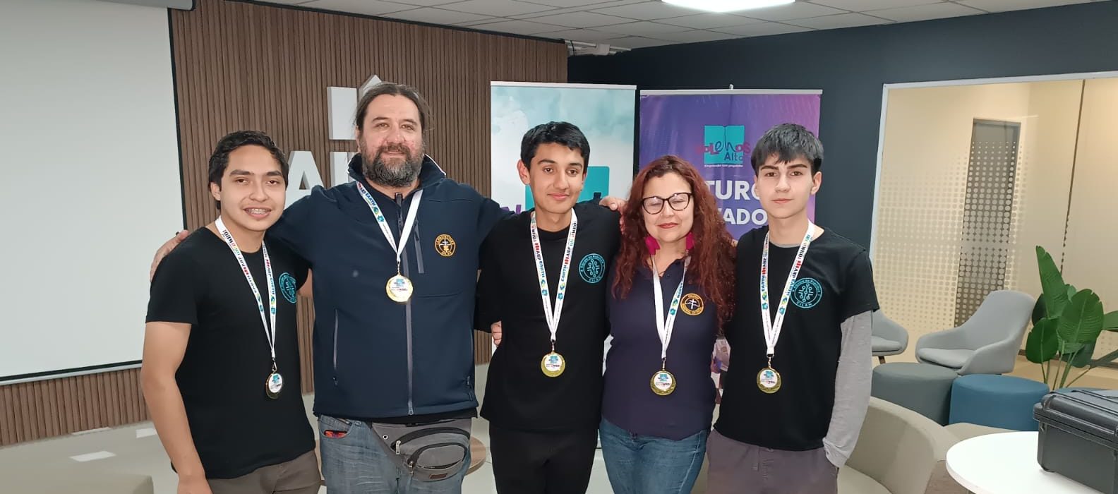 Escolares TP clasifican a Mundial de Robótica en Turquía