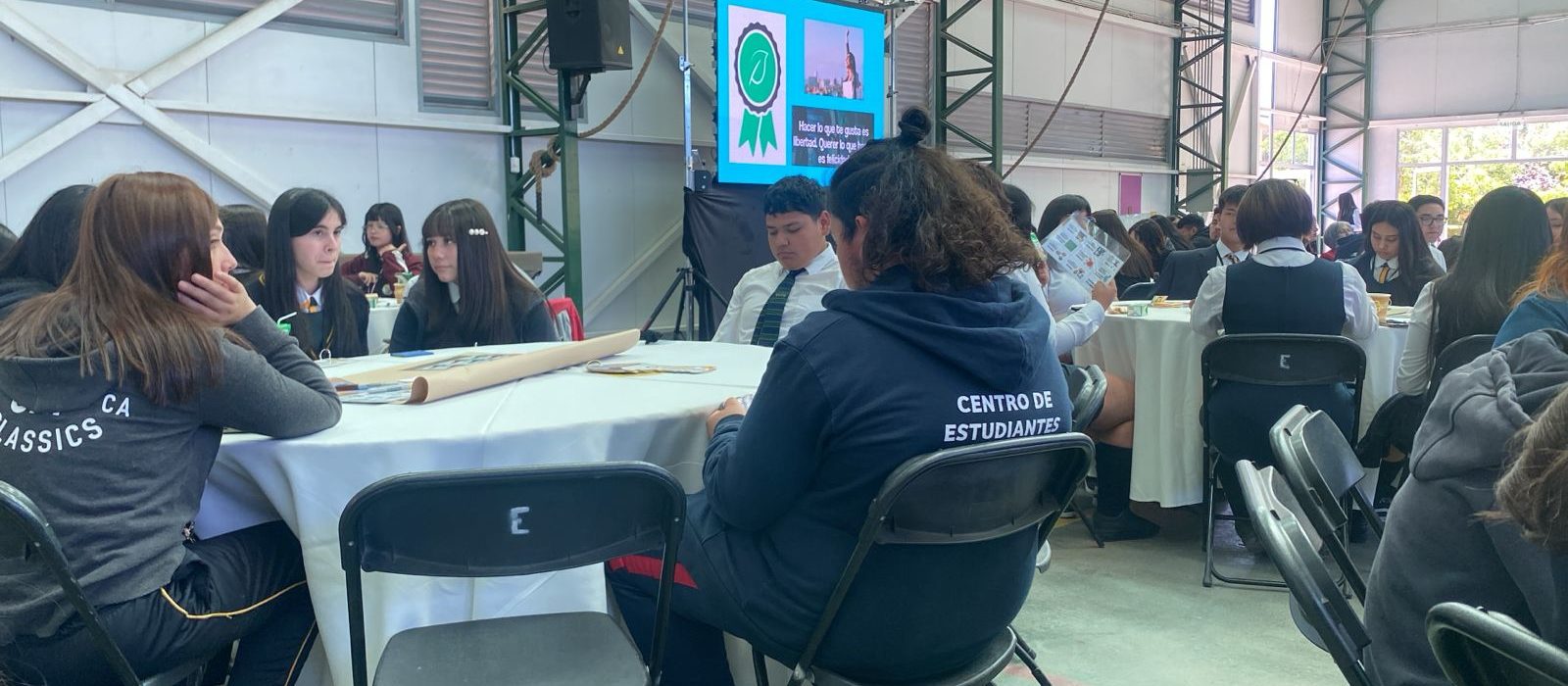 Colegio Almendral realizó seminario orientado a la inserción laboral de sus alumnas