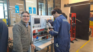 Cómo se vive la electromovilidad en institutos y colegios técnico-profesionales