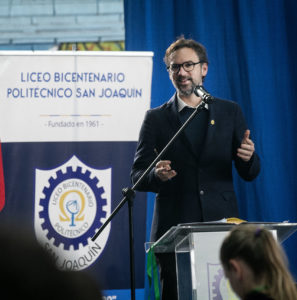Pensamiento crítico e innovación educativa marcan seminario internacional sobre IA
