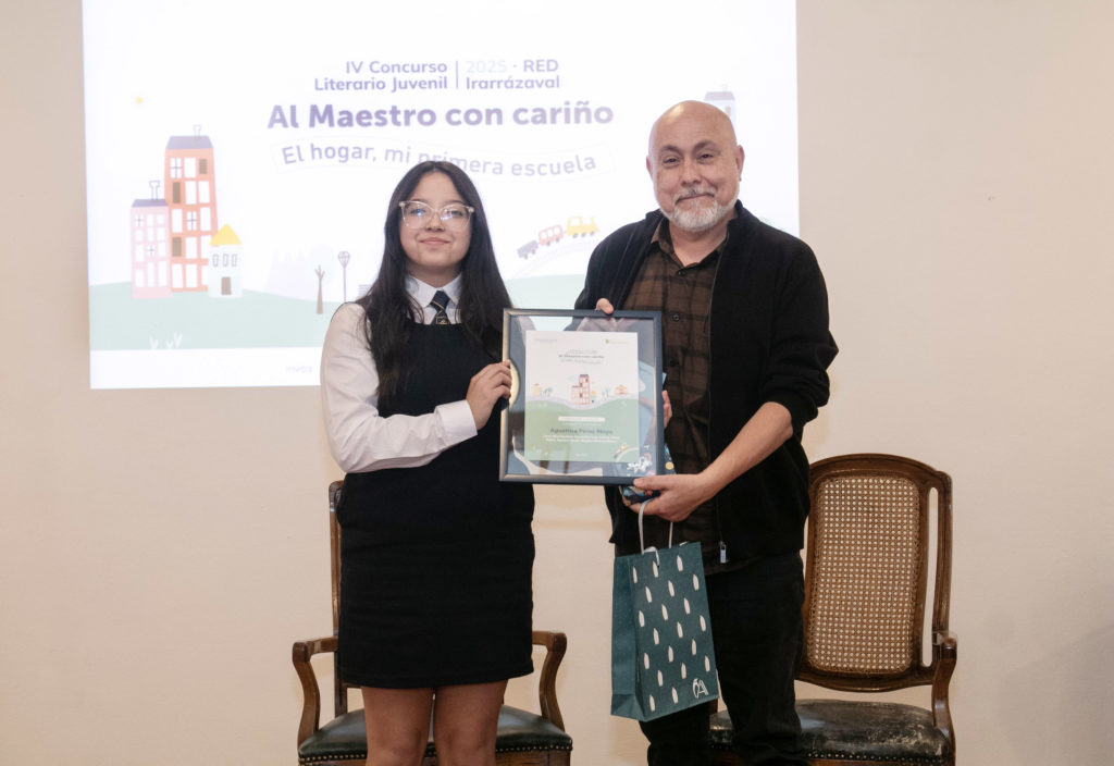 Concurso Literario RED Irarrázaval premia  a sus ganadores y lanza su nuevo libro