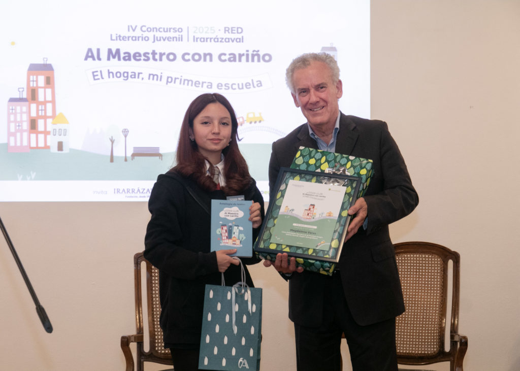 Concurso Literario RED Irarrázaval premia  a sus ganadores y lanza su nuevo libro