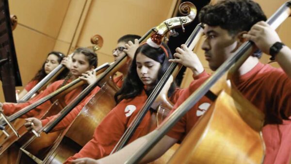 El pertenecer  a una orquesta es un factor protector