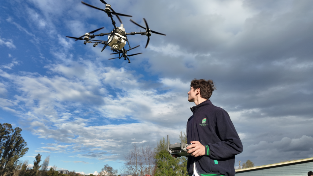 Inédita Maratón Educativa con drones agrícolas se desarrollará en diez colegios técnico-profesionales