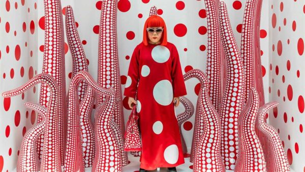 Universos infinitos: Yayoi Kusama ¿Se pueden construir espacios infinitos desde el arte?