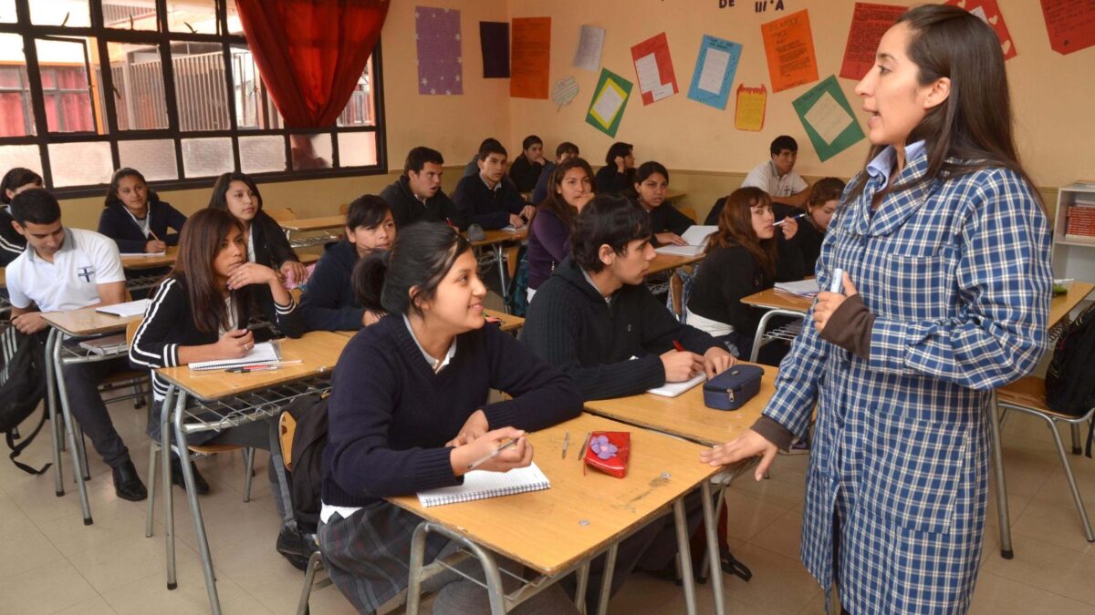 Estudio revela cuál es el periodo de edad crítico para aprender un idioma