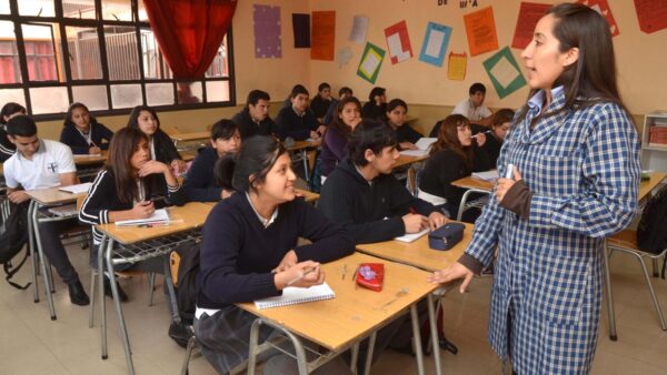 Estudio revela cuál es el periodo de edad crítico para aprender un idioma