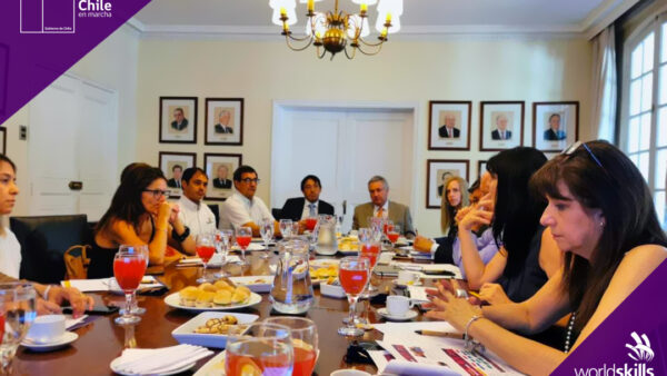 Organizaciones claves se reúnen para potenciar la Educación Técnica con foco en la Vinculación Liceo-Empresa
