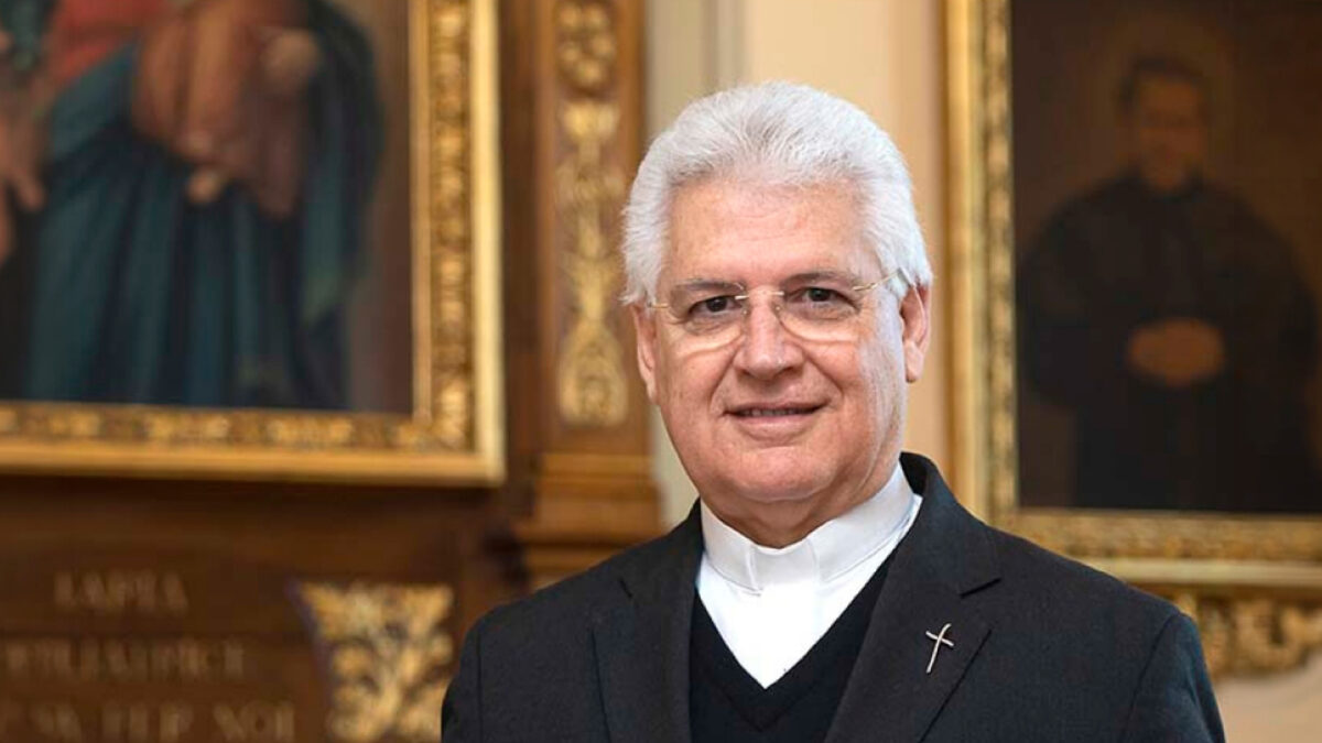 “La tecnología debe estar al servicio de la persona, y la educación debe formar personas capaces de humanizar el mundo”