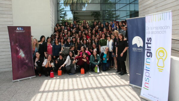 Alumnas tienen encuentro con mujeres líderes en Astronomía