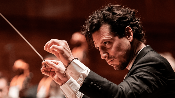 Paolo Bortolameolli, pianista y director de orquesta: Embajador de la belleza universal