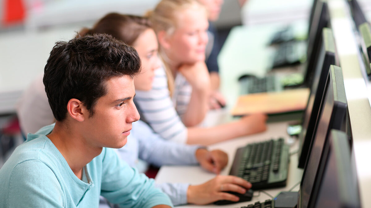 Rutas de alternancia y prácticas profesionales para alumnos de EMTP