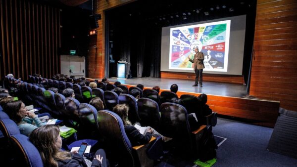 “El Colegio que viene” ya está en Chile