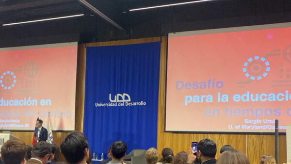 Seminario EDUCA 2025: Sergio Urzúa llama a fortalecer lo que nos hace más humanos