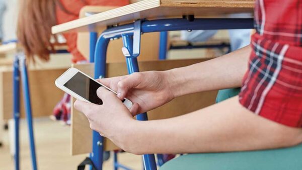 ¿Celular en la sala de clases?