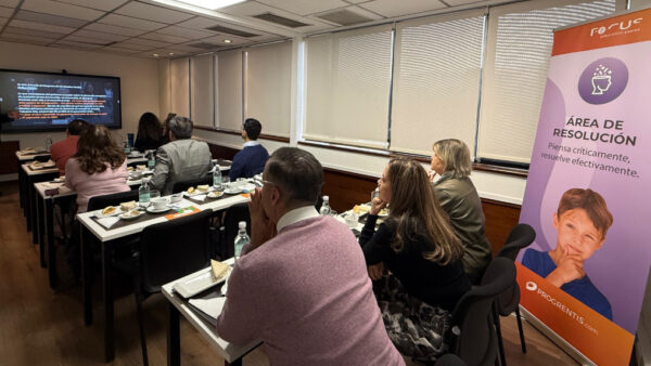 Charla “Inteligencia Artificial: Redefiniendo lo Posible” convocó a líderes educativos en Grupo Educar