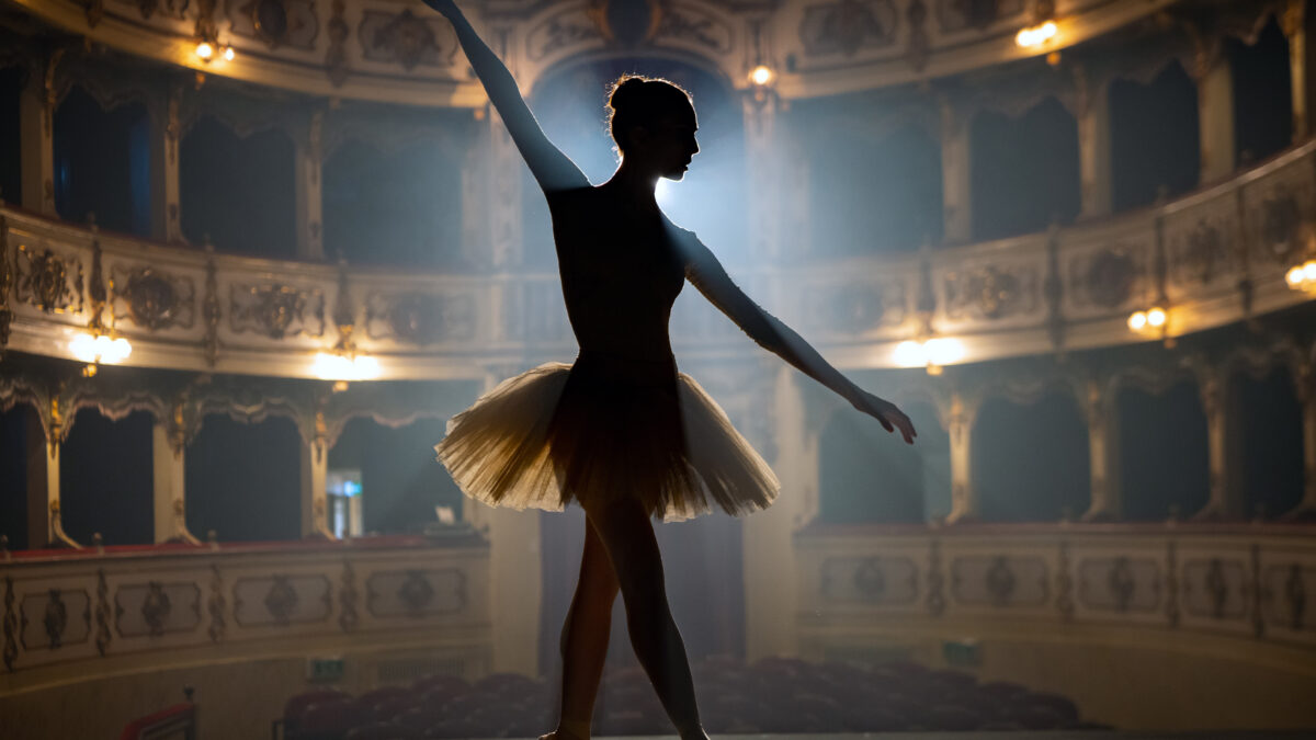 Directora del Municipal responde a dichos de Chalamet sobre ópera y ballet: “Han habitado el centro de la cultura por siglos”