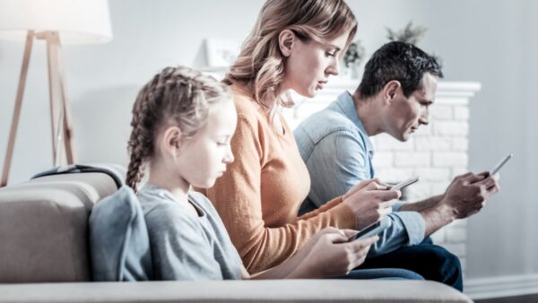 “Ten #concienciadigital”: Claves para disminuir el uso de internet y evitar malentendidos