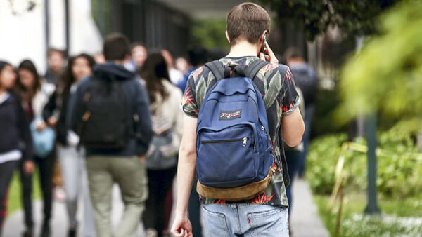 El 88% de los chilenos termina la educación media