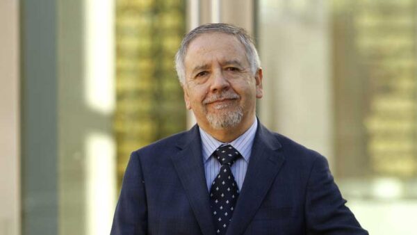 Hernán Corral Talciani: “Los niños necesitan al padre, a la madre, y a toda la sociedad”