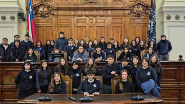 Grandes autores se reúnen para libro escolar sobre Educación Ciudadana