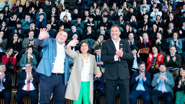 La primera mujer que obtiene el Reconocimiento ProfeTP 2025