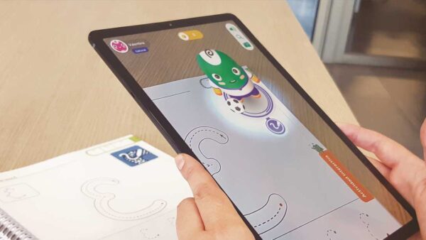 Caligrafix lanza los primeros cuadernos interactivos de Chile