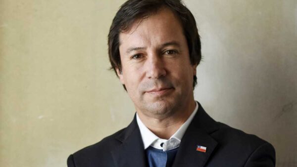 Ministro de Economía, Lucas Palacios: “Ser profesor, aunque sea de tus propios hijos, es un gran desafío”
