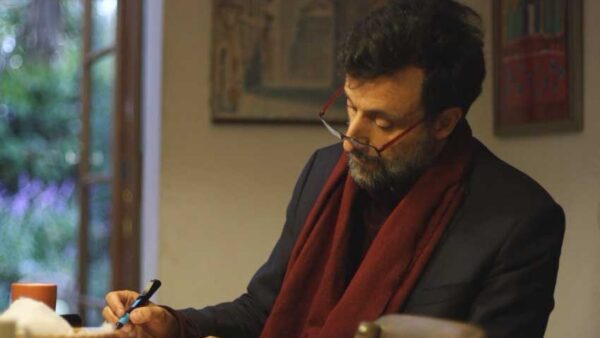 Cristián Warnken, “Hay que volver a caminar y conversar, como lo hacían Sócrates, Aristóteles y tantos otros”