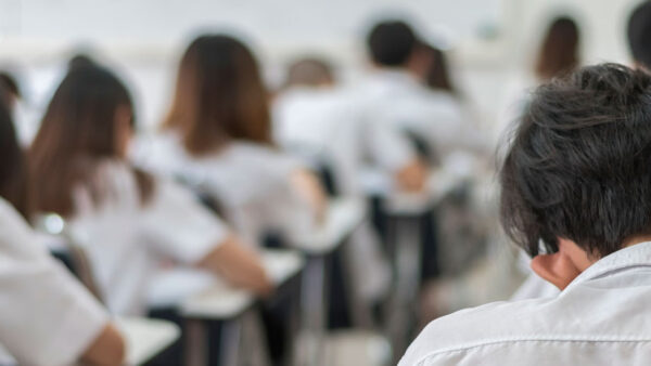 Nuevo currículum propone que alumnos de 3° y 4° medio compartan ramos de especialidad