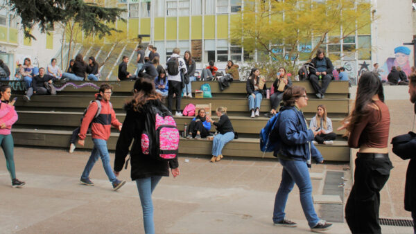 Según estudio del CILED: Estudiantes de EMTP aspiran a la universidad, pero menos de la mitad logra acceder