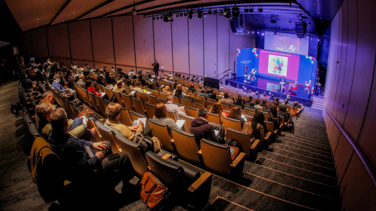 Fundación Irarrázaval realiza exitoso Seminario Nacional de directores