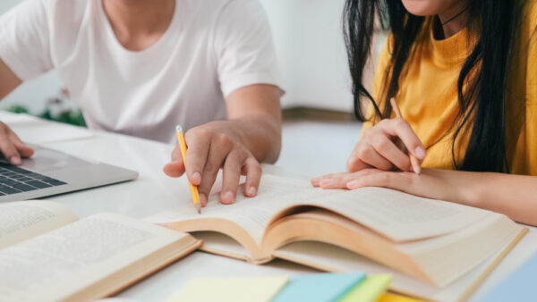 Cómo impactan las experiencias religiosas en la formación de los jóvenes