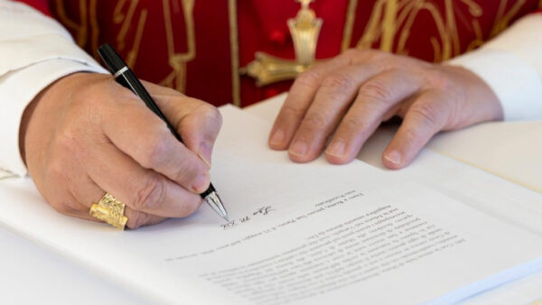 Nueva encíclica del Papa León XIV aborda el impacto de la inteligencia artificial en la dignidad humana