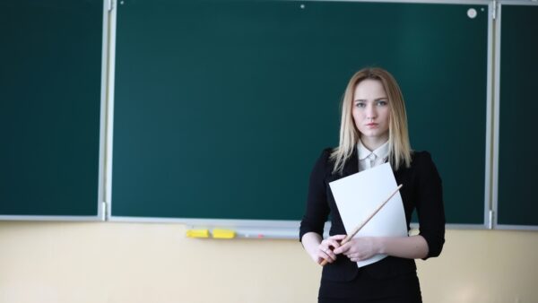 Bajo valor que los docentes tienen de su profesión se debería a los estigmas que la sociedad le ha otorgado a la carrera durante muchos años