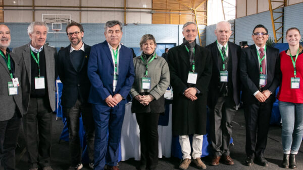 Pensamiento crítico e innovación educativa marcan seminario internacional sobre IA