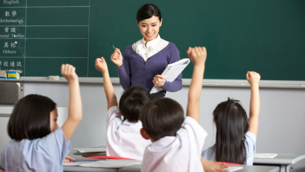 El impacto del tamaño de la clase en el rendimiento académico