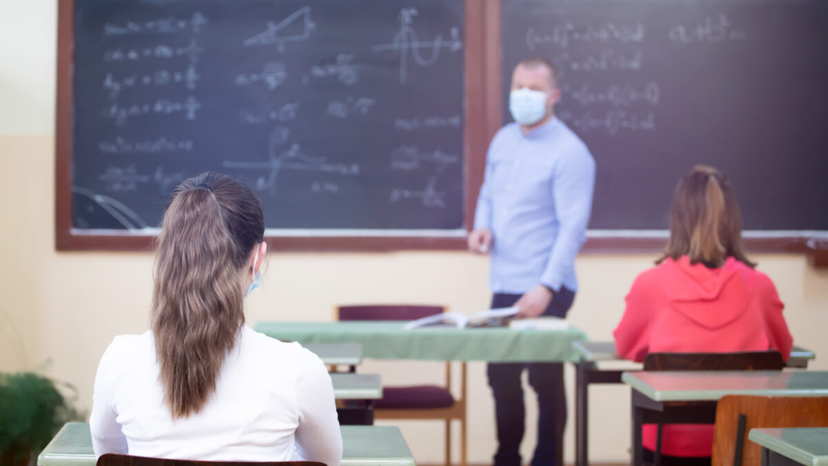 ¿Se perdió la autoridad de los profesores?