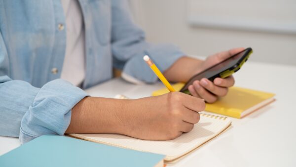 Sistema educativo en alerta tras nueva caída en seleccionados para pedagogías en medio del debate por requisitos de ingreso