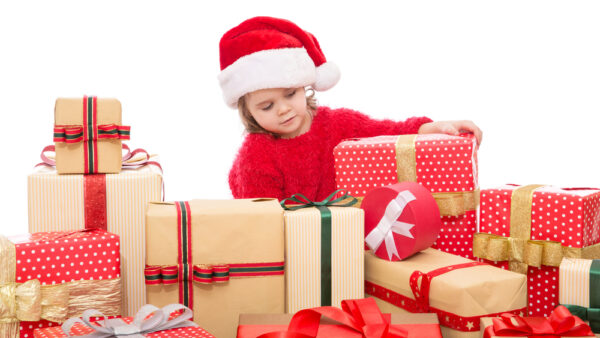 Consumismo en Navidad: ¿Por qué los niños piden tantos regalos?