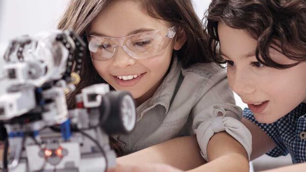 ¿Por qué tu colegio debe tener robótica en el currículum?